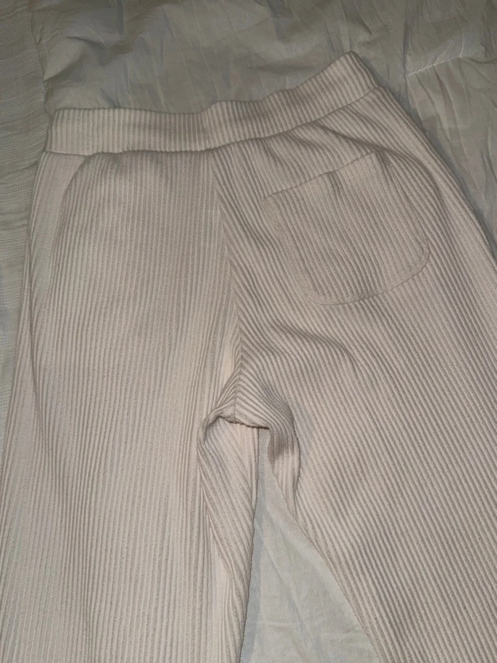 ALO Ribbed Drawstring Sweatpants - Light Beige - Picture 8 of 8